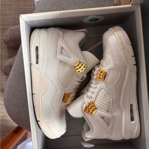 Nike Men’s Cream and Gold Sneakers